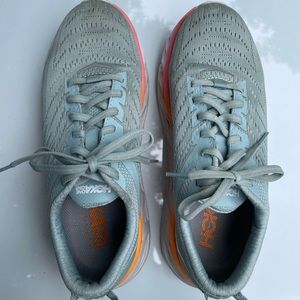 Hoka One One Arahi 4